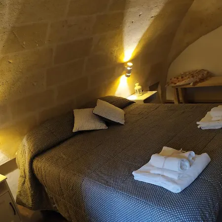 La Casa Nella Roccia Holiday home *